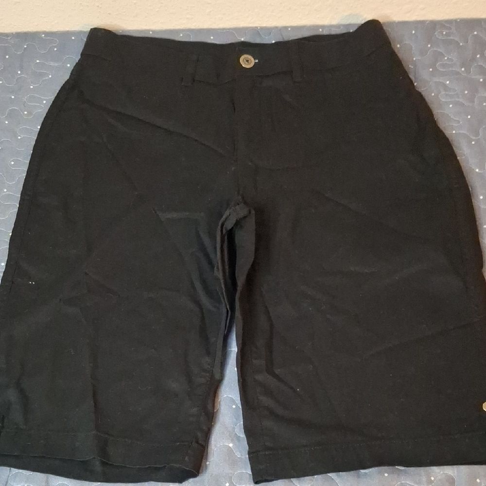 Kim Rogers Black Bermuda Shorts size 6